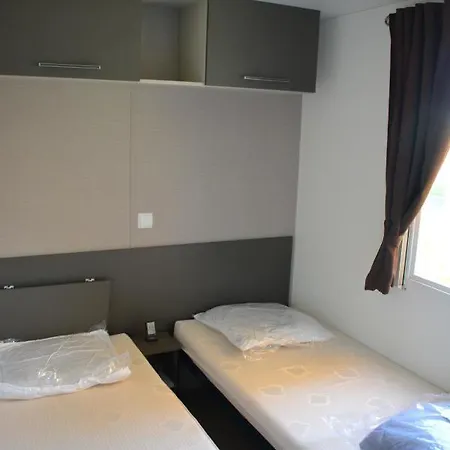 Mobil Home - Clim, Lv, Ll, Tv - Camping La Carabasse 4 Etoiles - Mh-A004 * Vias